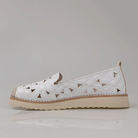 Trend Adımlar Beyaz Hasır Burunlu Kadın Delikli Yazlık Babet