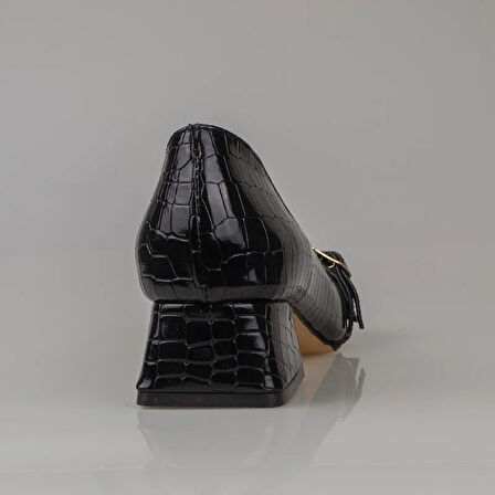 Trend Adımlar Siyah Sivri Burun Rugan Kadın Klasik Ayakkabı