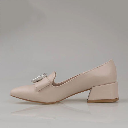 Trend Adımlar Krem Fiyonk Detaylı Kadın Klasik Ayakkabı