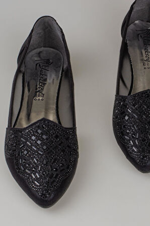 Trend Adımlar Siyah Dik Taş İşlemeli Kadın Babet