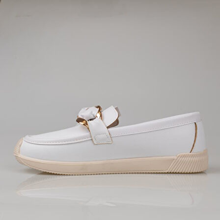 Trend Adımlar Beyaz Fiyonk Detaylı Kadın Loafer Ayakkabı