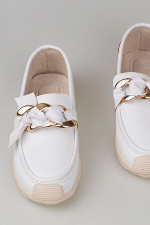 Trend Adımlar Beyaz Fiyonk Detaylı Kadın Loafer Ayakkabı