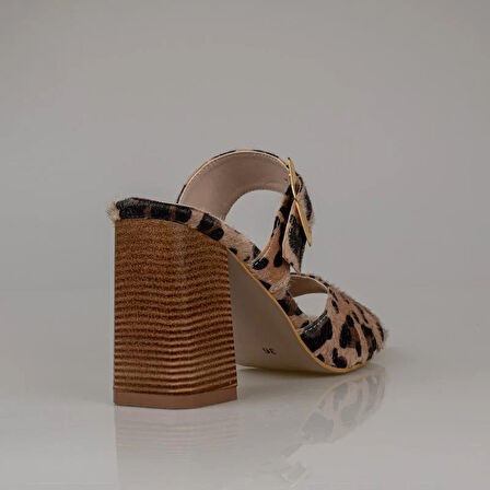 Trend Adımlar Krem Leopar Süet Desenli Kadın Topuklu Terlik