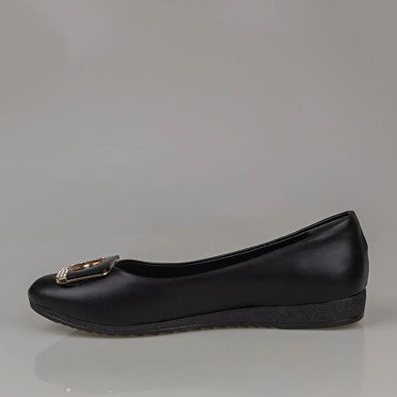 Trend Adımlar Siyah Taş Detaylı Klasik Kadın Babet