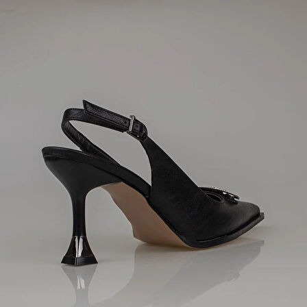 Trend Adımlar Siyah Deri Önden Taş İşlemeli Sivri Klasik Ayakkabı