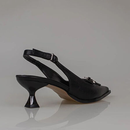 Trend Adımlar Siyah Arkadan Açık Fındık Topuk Sivri Klasik Ayakkkabı