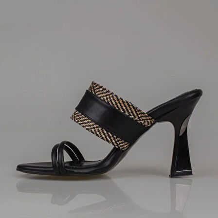 Trend Adımlar Siyah Hasır Taşlı Kadın Klasik Terlik