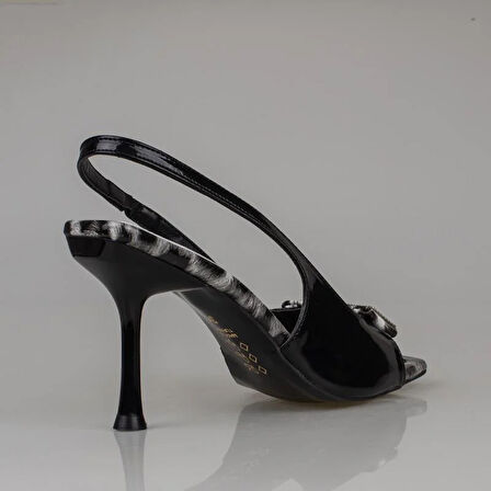 Trend Adımlar Siyah Rugan Burnu Açık Leopar Taşlı Klasik Ayakkabı