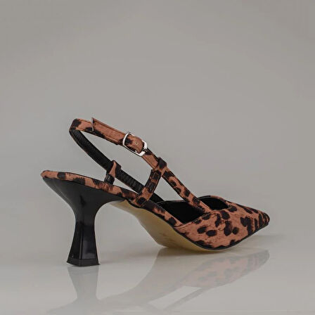 Trend Adımlar Taba Arkası Açık Leopar Desenli Kadın Klasik Ayakkabı