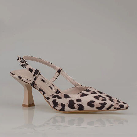 Trend Adımlar Krem Arkası Açık Leopar Desenli Kadın Klasik Ayakkabı