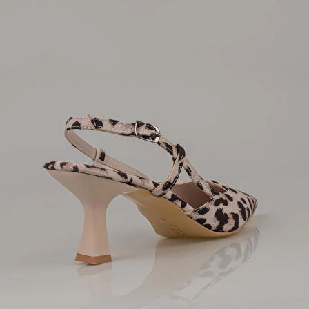 Trend Adımlar Krem Arkası Açık Leopar Desenli Kadın Klasik Ayakkabı