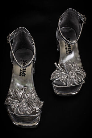 Trend Adımlar Gümüş Kısa Topuklu Kemerli Kız Çocuk Klasik Ayakkabı