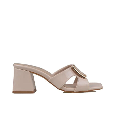 Trend Adımlar Krem Hanoda Rugan Kalın Topuk Kadın Klasik Terlik