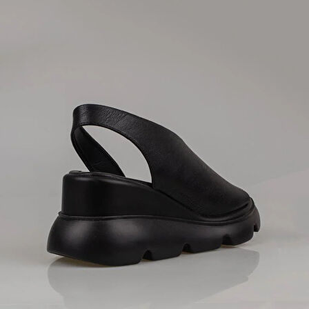 Trend Adımlar Siyah Kalın Taban Ultra Hafif Yan Kapalı Kadın Sandalet