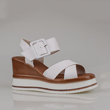 Trend Adımlar Beyaz Dolgu Topuk Kemerli Kadın Sandalet