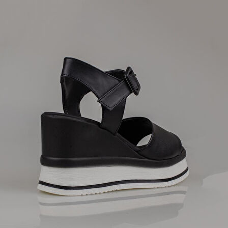 Trend Adımlar Siyah Tek Şerit Dolgu Topuk Kadın Sandalet