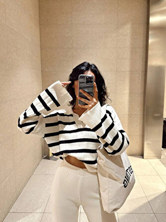 Ekru - Polo Yaka Çizgili Triko Takım