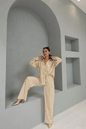 Bej - Varaklı Baskılı Parlak Gömlek