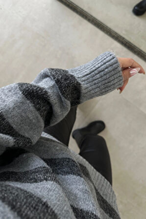 Antrasit - Çizgili Düğmeli Kazak