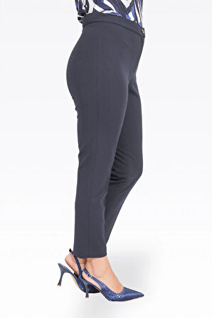 Tolga Saraçoğlu Kadın Dar Paça Bilek Boy Krep Dokulu Pantolon 0083 Lacivert