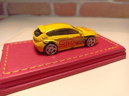 pleksi dergi kutuları,diecast 1/64 ölçek (SARI)