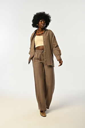 KADIN VİZON RENGİ KOLLARI VE YANLARI DÜĞME DETAYLI KETEN GÖMLEK