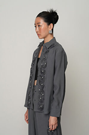 Kadın Gül Ve Taş Şerit İşlemeli Düz Gömlek