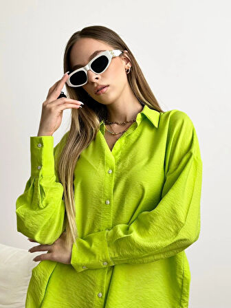 V Yaka Klasik Yeşil Gömlek