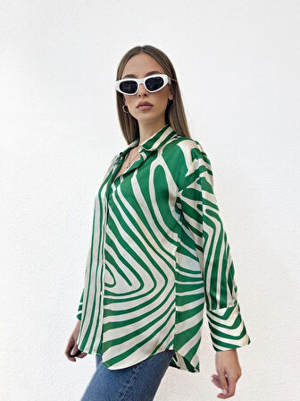V Yaka Desenli Yeşil Gömlek