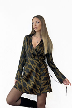 Kruvaze Yaka Bağlamalı Elbise