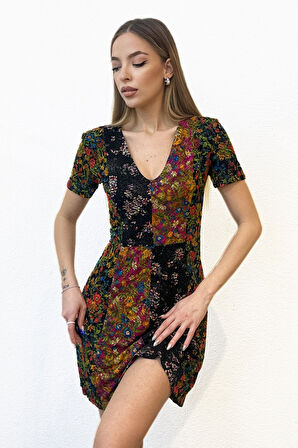 Desenli V Yaka Elbise