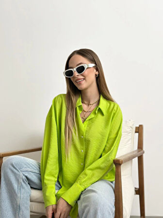 V Yaka Klasik Yeşil Gömlek