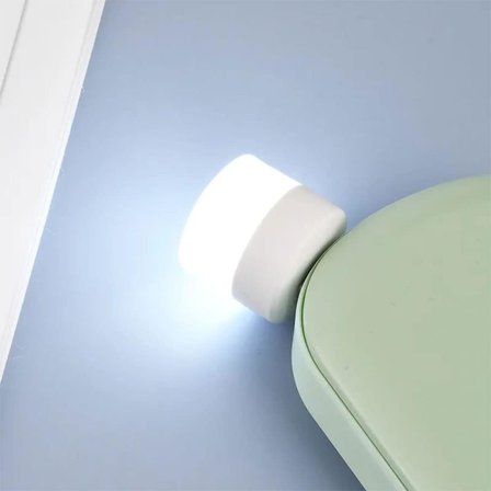 Gece USB Işıkları, Mini LED Ampul, Takılabilir, Sıcak Beyaz, Kompakt, Yatak Odası, Banyo, Çocuk Odası, Koridor, Mutfak Araba için USB Atmosfer Işığı (4 Beyaz Işık)