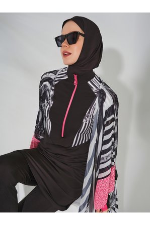 Flamingo Parmak Geçirmeli Tesettür Mayo