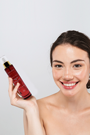 Bade Natural   Doğal Kuşburnu Leke Karşıtı Sprey Tonik 100 ml