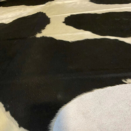 HAKİKİ DERİ DANA POSTU SİYAH - BEYAZ 175 x 215 - 0701000098