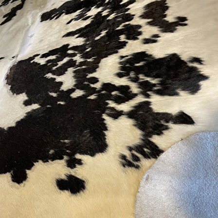 HAKİKİ DERİ DANA POSTU SİYAH - BEYAZ 230 x 255 - 0701000136