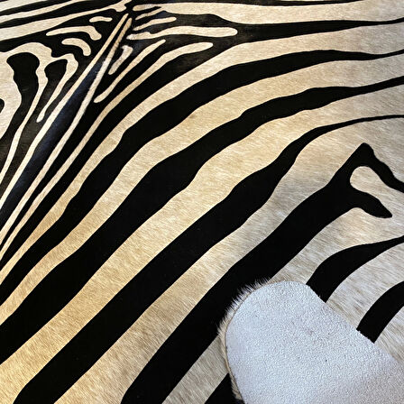 HAKİKİ DERİ DANA POSTU BEYAZ ZEBRA 180 x 210 - 1201000048
