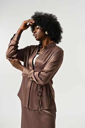 KADIN BELDEN BAĞLAMA DETAYLI DÜZ RENK GÖMLEK