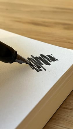Özel Tasarım Kraft Kapaklı A4 Defter - 180 Derece Açılabilir, Sırtı Dikişli,%100 El İşçiliği, Ofis, Okul, Günlük Kullanım İçin İdeal Defter (Çizgisiz)