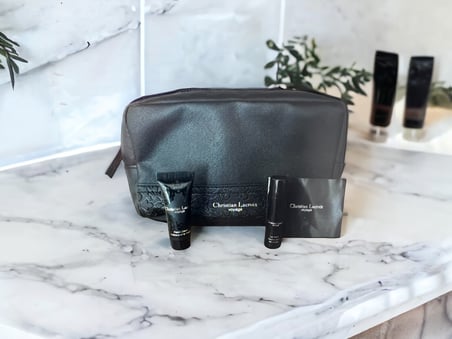 Christian Lacroix Unisex Kozmetik Tıraş ve Seyahat Makyaj Çantası+Yüz Kremi ve Dudak Kremi