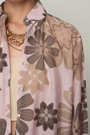 KADIN PUDRA RENK ÇİÇEK DESENLİ OVERSİZE KESİM GÖMLEK