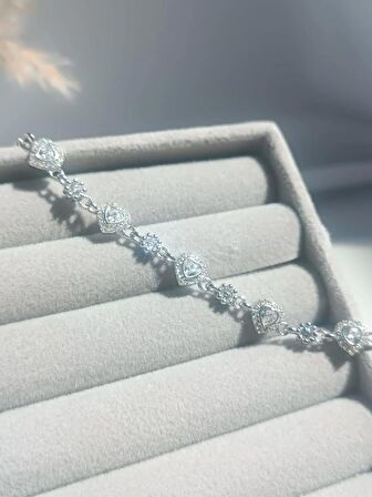 925 ayar gümüş Beyaz zirkon taşlı kalpli bileklik