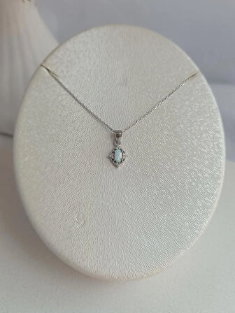 925 ayar gümüş Opal taşlı kolye