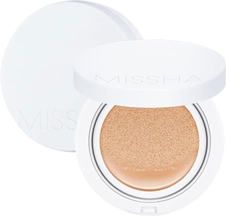Aydınlık Görünüm Sunan SPF50+ PA+++ Cushion Fondöten 15g Magic Cushion Moist Up no.23