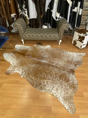 HAKİKİ DERİ DANA POSTU MİNİK BENEK 180 x 235 cm - 2260601000066