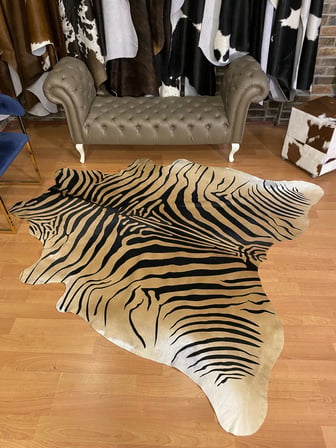 HAKİKİ DERİ DANA POSTU KAHVE ZEBRA BASKILI 200 x 215 cm - 2261101000011