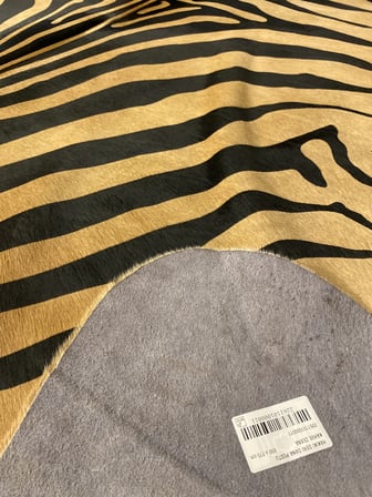 HAKİKİ DERİ DANA POSTU KAHVE ZEBRA BASKILI 200 x 215 cm - 2261101000011