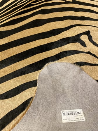 HAKİKİ DERİ DANA POSTU KAHVE ZEBRA BASKILI 195 x 220 cm - 2261101000012