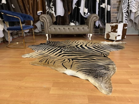 HAKİKİ DERİ DANA POSTU KAHVE ZEBRA BASKILI 230 x 220 cm - 2261101000013